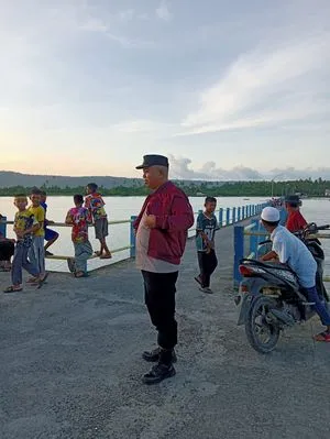 Patroli Polisi Cegah Kerawanan di Jembatan Biru Pulau Makasar