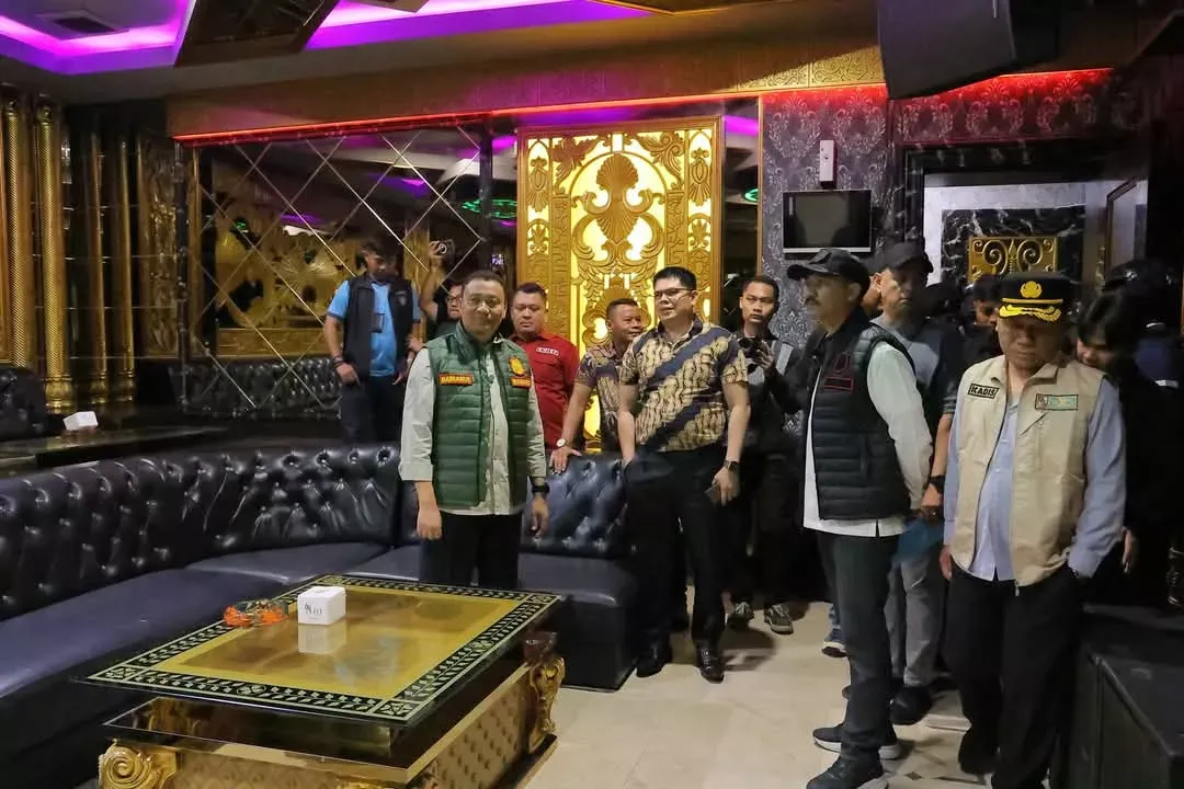 Kontroversi Kontes Kecantikan Waria di New Paragon Pekanbaru