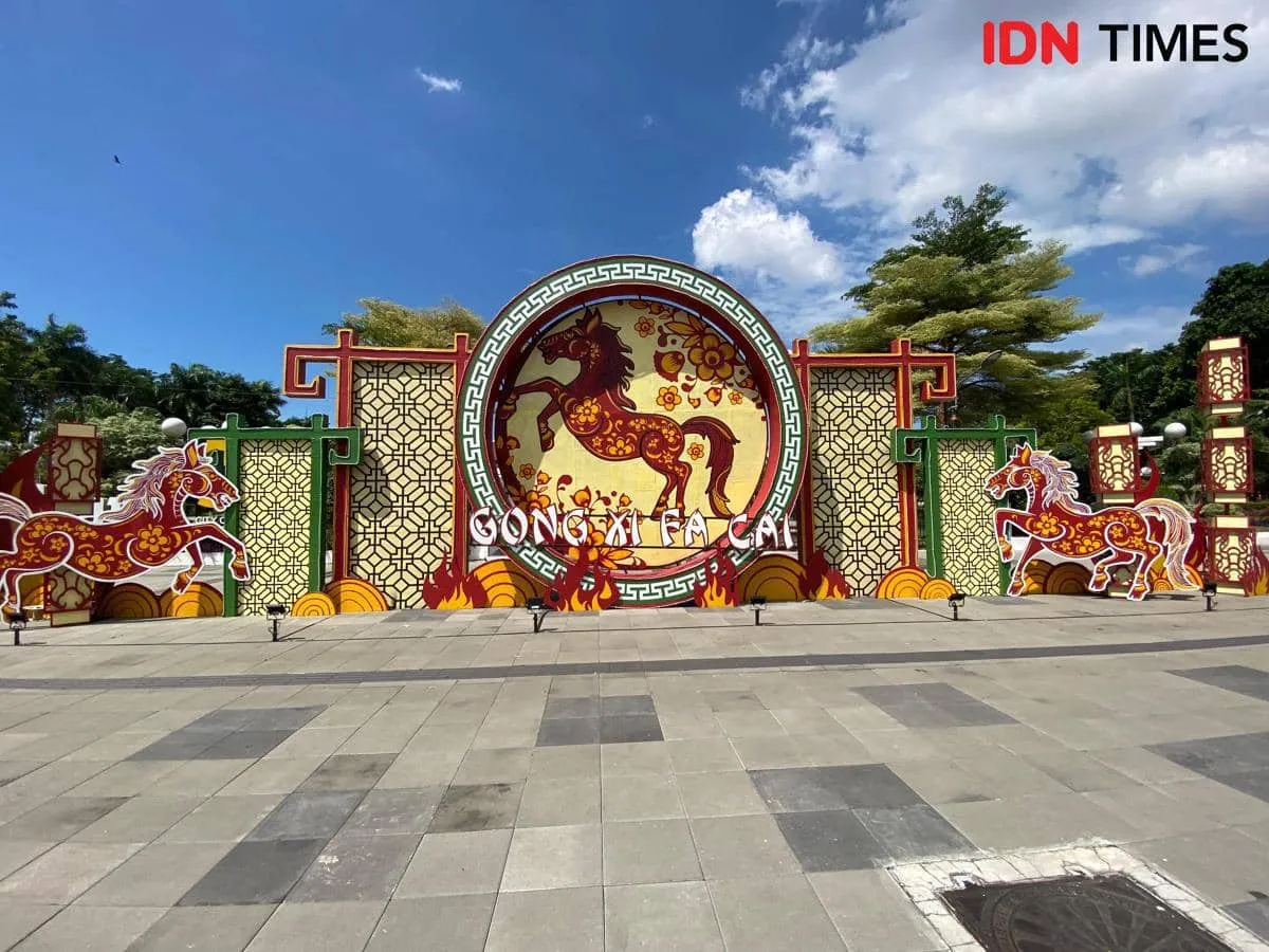 Surabaya Hiasi Kota dengan Ornamen Imlek Jelang Tahun Baru 2026