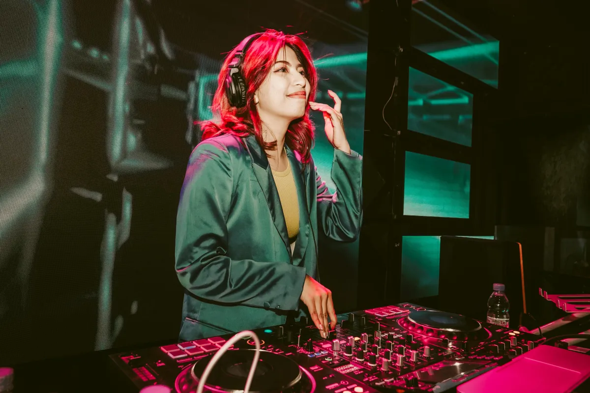 Amalia Putri Nada: Menembus Tantangan Sebagai Female DJ di Banjarmasin