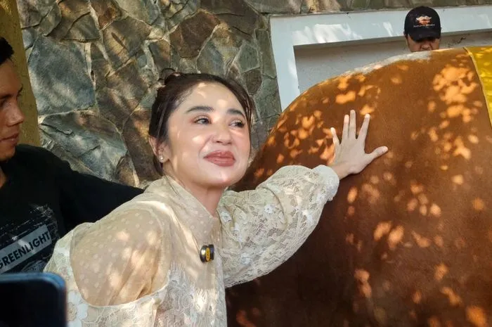 Dewi Perssik Siap Laporkan Penyebar Fitnah Pengusiran Irish Bella