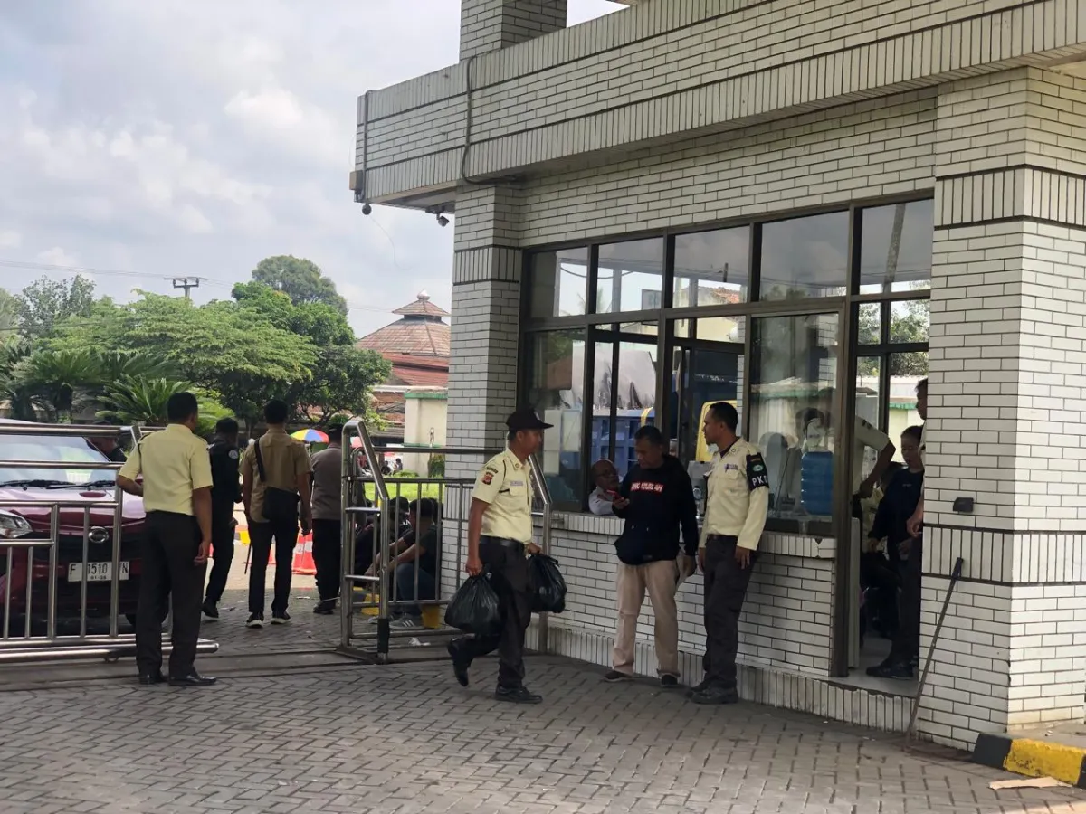Belasan Warga Sukabumi Jadi Korban Pungli Rekrutmen Kerja di PT GSI