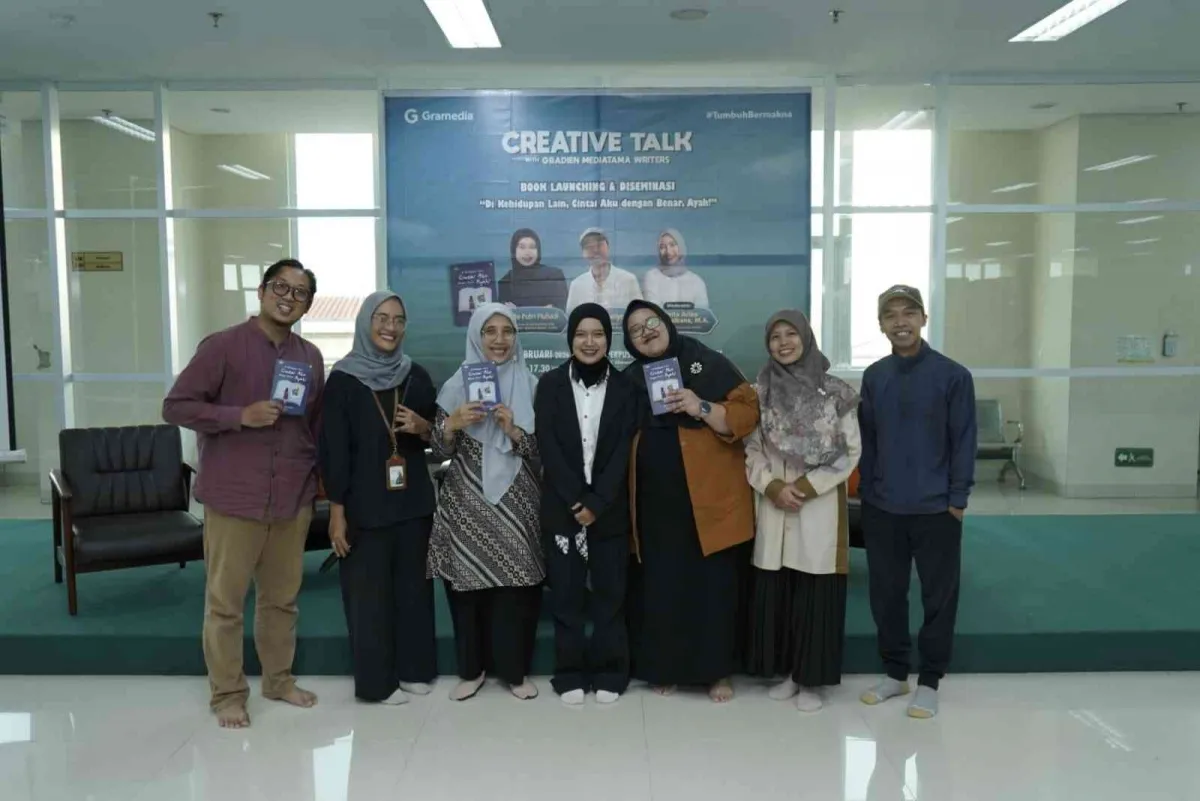 Tugas Akhir Mahasiswa UNISA: Eksplorasi Buku Relasi Ayah-Anak