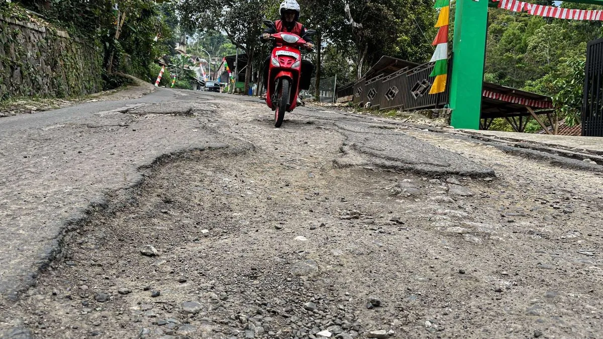 Kondisi Jalan Rusak di Bekasi Picu Kecelakaan, Penanganan Mendesak Diperlukan