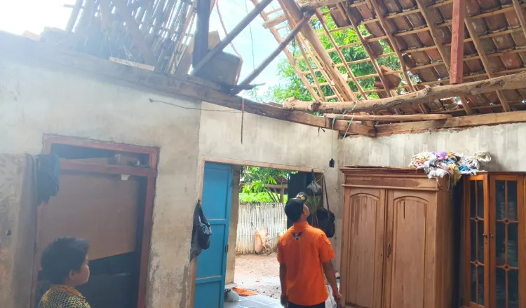 Puluhan Rumah Warga di Banyuwangi Terkena Dampak Angin Kencang