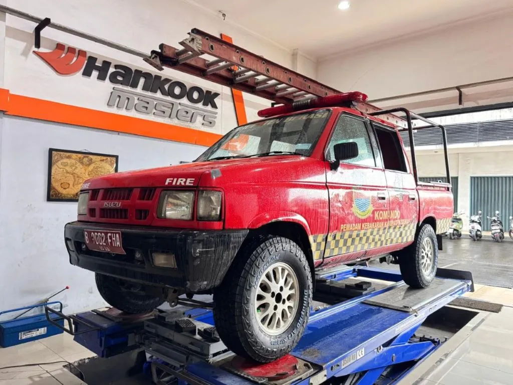 Hankook Tire Donasikan 144 Ban untuk Dukung Layanan Publik di Bekasi