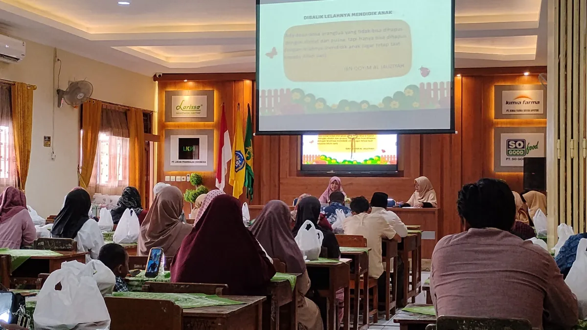 SMK Muhammadiyah 4 Surakarta Gelar Seminar Parenting untuk Penguatan Kolaborasi dengan Orang Tua