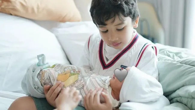 Ukkasya Antusias Menyambut Kehadiran Adik Baru, Baby Urwah