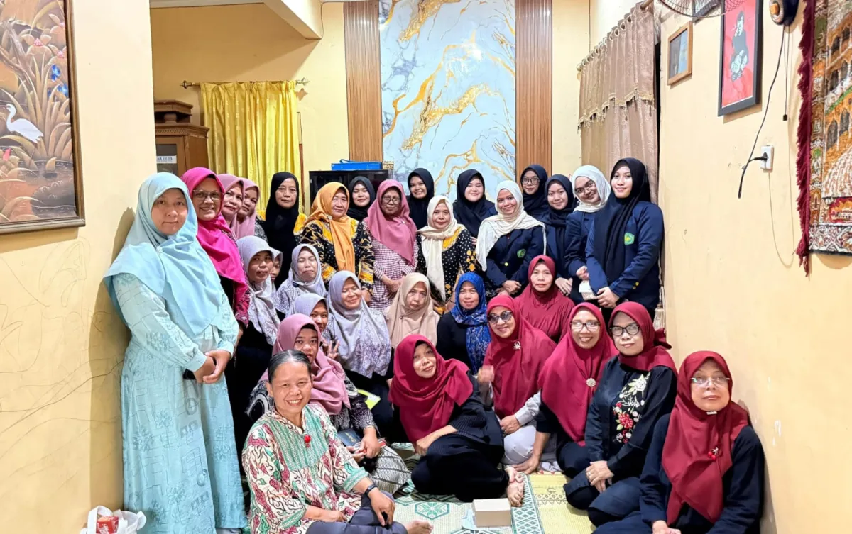 Mahasiswa UNISA dan Warga Jatisawit Bersama Lawan Hipertensi