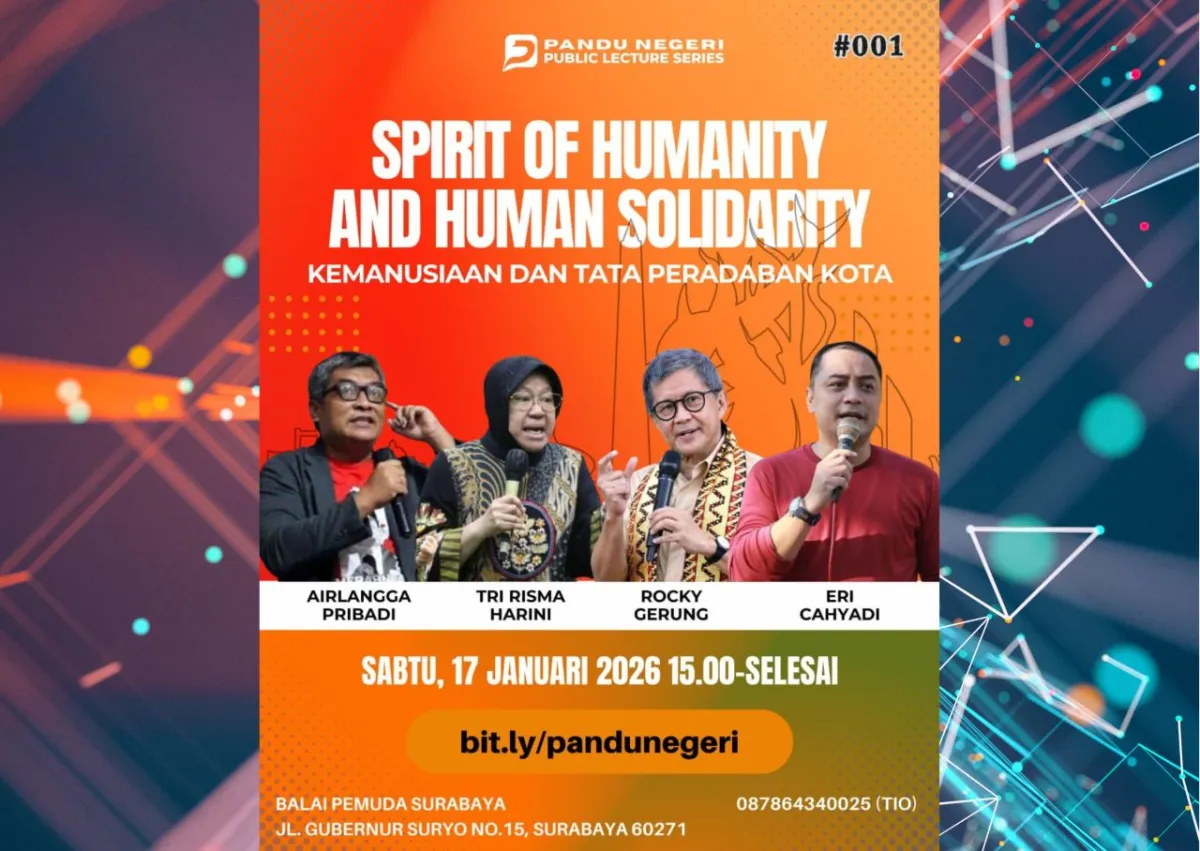 Rocky Gerung Membahas Kemanusiaan dalam Pandu Negeri Public Lecture di Surabaya
