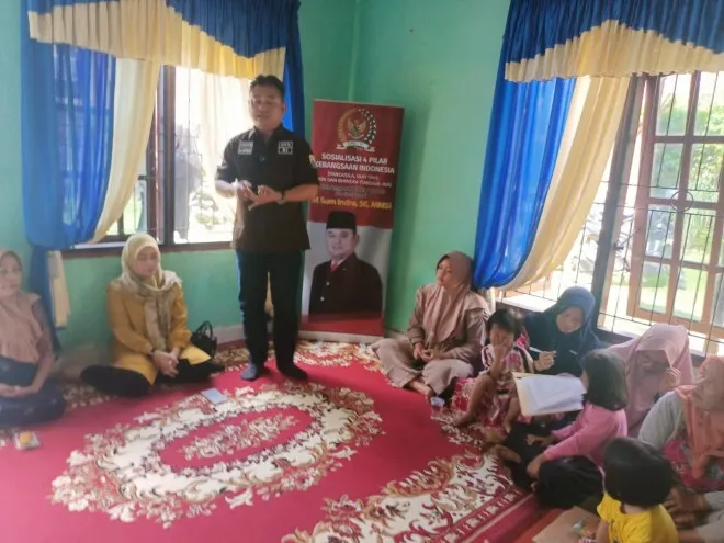 Senator M. Sum Indra Berdialog dengan Warga di Simpang III Sipin