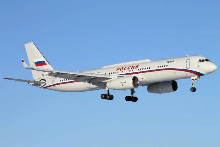 Pesawat Kiamat Rusia Mendarat di Teheran di Tengah Ketegangan Nuklir