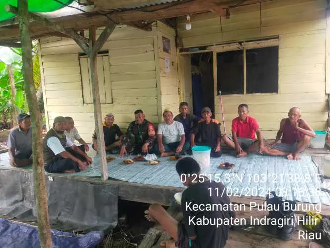 Babinsa Serda Ahmad Fery Ciptakan Suasana Damai Jelang Pemilu