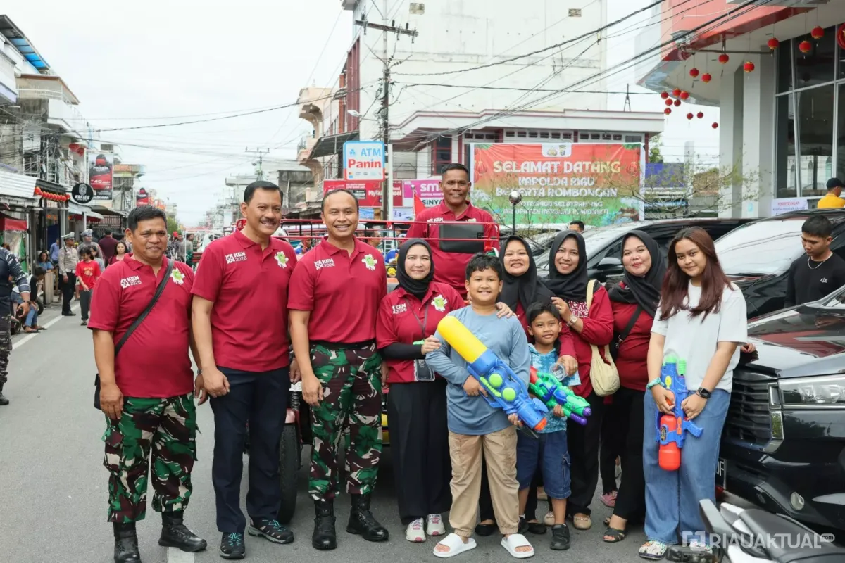 Cian Cui: Festival Perang Air Inisiatif Kombes Pandra yang Jadi Tradisi Imlek di Meranti