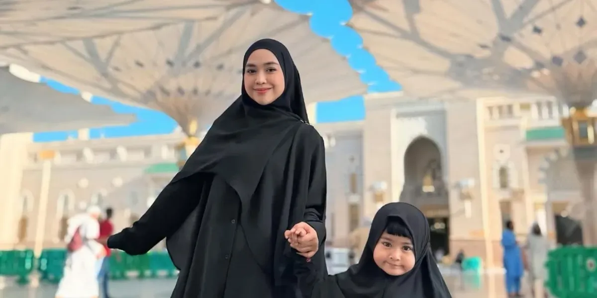 Ria Ricis Tunda Umrah Karena Jadi Korban Penipuan Travel