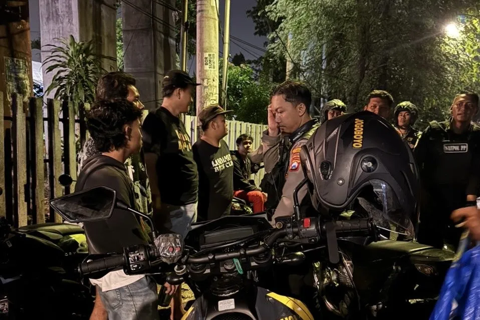 Empat Pemuda Ditangkap Polisi Akibat Aksi Vandalisme di Surabaya