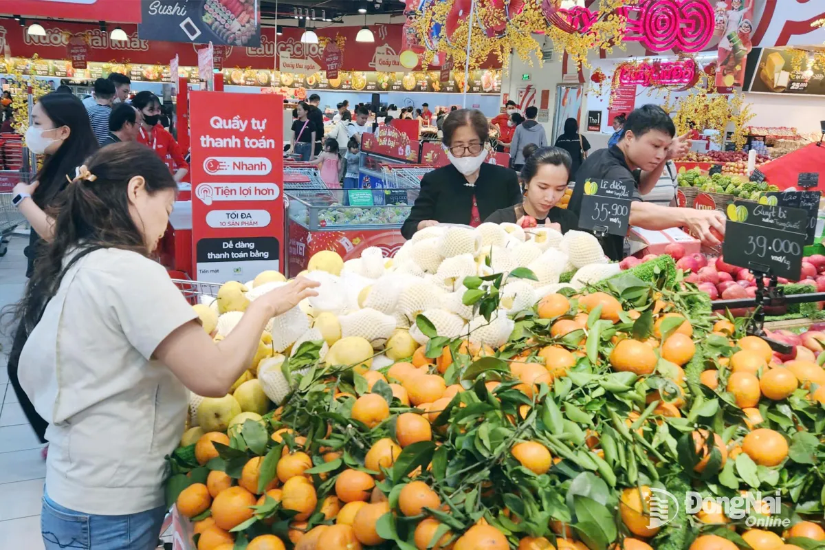 Harga Bunga dan Buah Meningkat Menjelang Perayaan Tết