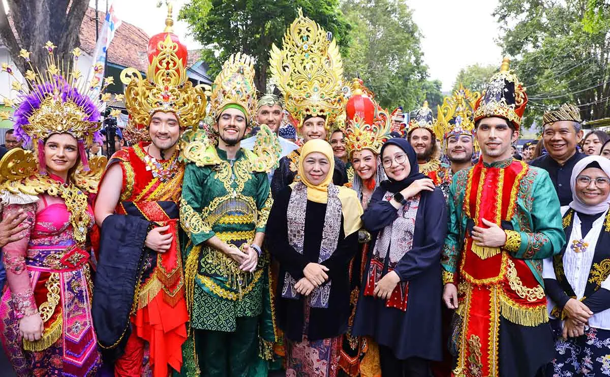 Gubernur Khofifah Resmikan Banyuwangi Ethno Carnival 2025, Soroti Dampak Budaya yang Mendunia