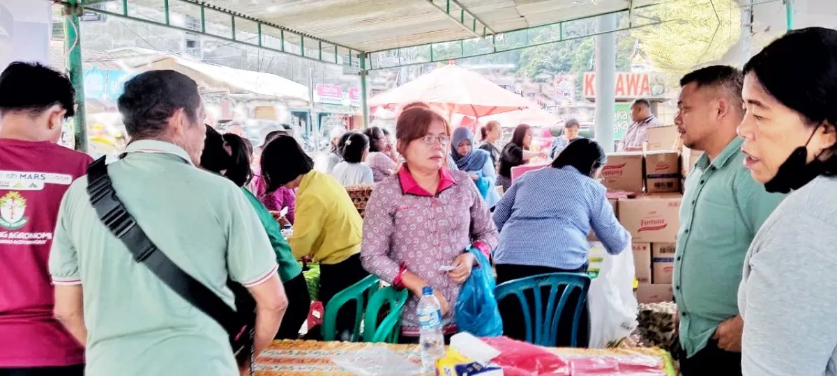 Antusiasme Warga Simalungun dalam Gerakan Pangan Murah di Parapat