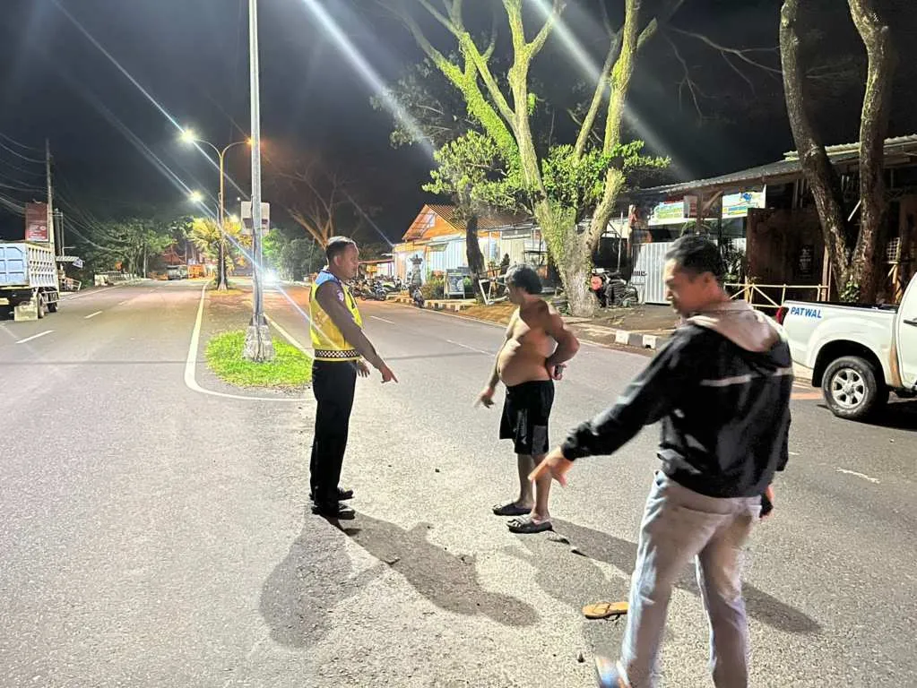 Kecelakaan Lalu Lintas di Jalur 11: Pejalan Kaki Tak Sadarkan Diri Usai Ditabrak Motor