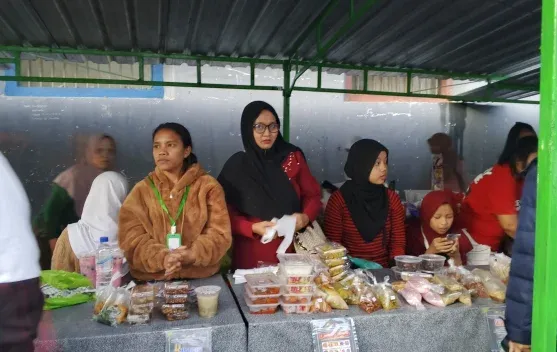 Semarak Toleransi dan Kebersamaan di Lapak Takjil Ramadan Manggarai