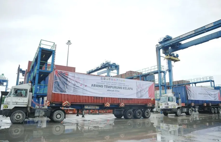Sultra Luncurkan Ekspor Perdana 50 Ton Arang Tempurung ke China