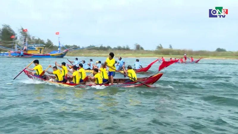 Festival Balap Perahu Tandai Awal Musim Penangkapan Ikan