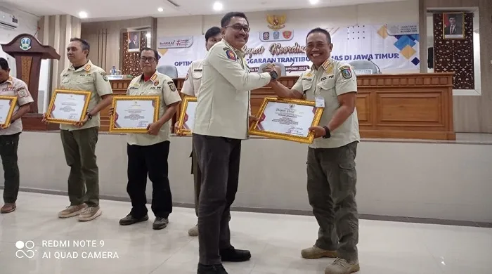 Satpol PP Jombang Raih Dua Penghargaan dalam Rakor Keamanan Provinsi