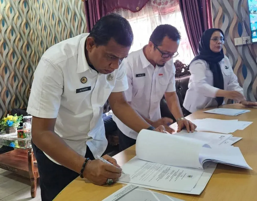 Kadis Dukcapil Teken Kerjasama Data Kependudukan dengan Tujuh OPD