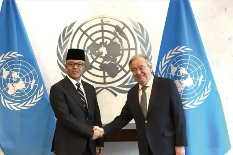 Menlu RI Diskusikan Solusi Dua Negara dan Agenda Perdamaian Global