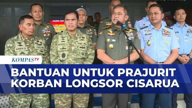 TNI Serahkan Bantuan untuk Keluarga Prajurit Korban Longsor Cisarua