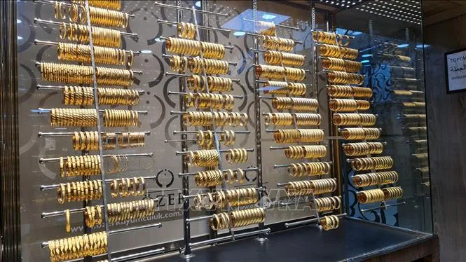 Harga Emas Global Melonjak di Tengah Ketegangan Tarif dan Geopolitik
