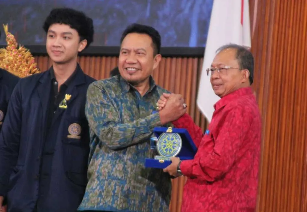 Gubernur Koster Luncurkan Program 1 Keluarga 1 Sarjana untuk Cegah Stunting dan Pertahankan Budaya Bali