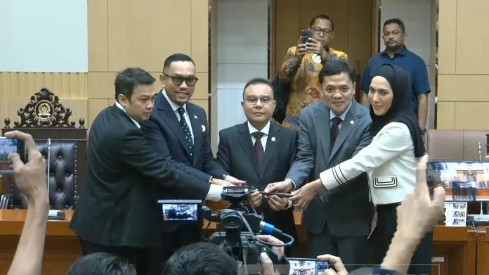 Ahmad Sahroni Kembali Menjabat Wakil Ketua Komisi III DPR RI Setelah Sanksi