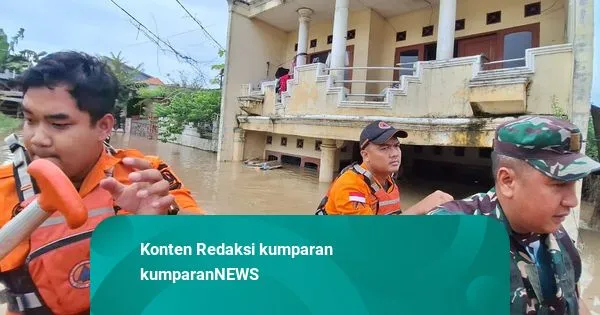 Banjir Setinggi 2 Meter Rendam Permukiman Gang Mawar Bekasi, 100 KK Terdampak
