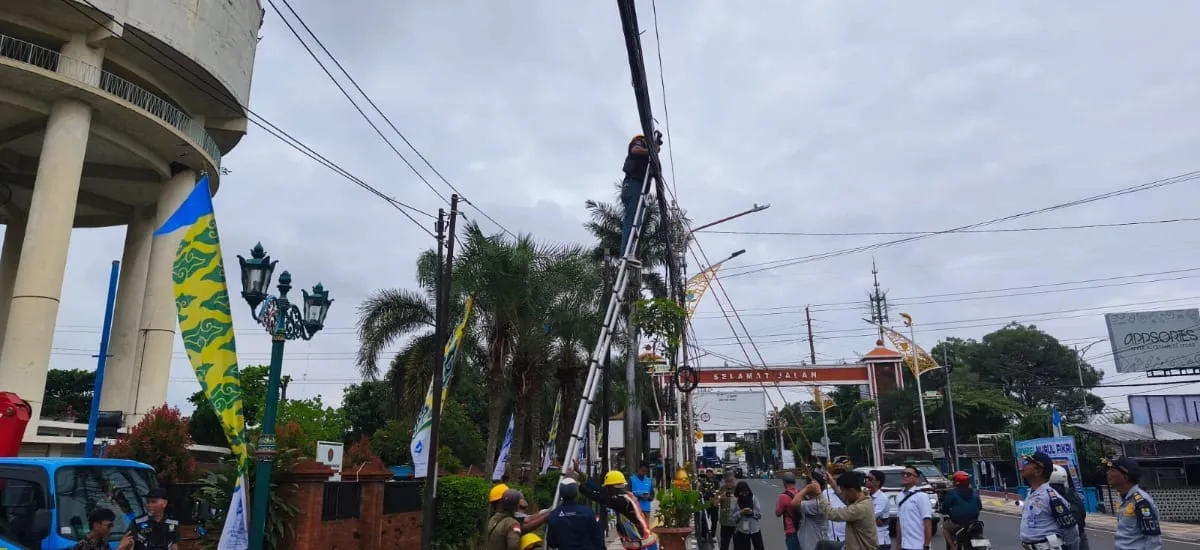 Pemkot Cirebon Bersama Apjatel Rapi Kabel Telekomunikasi untuk Kota yang Lebih Estetis