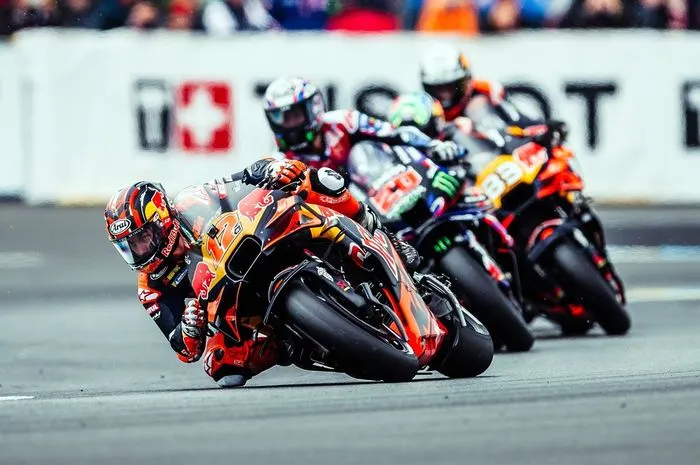 Jorge Lorenzo Siap Latih Vinales Jadi Penantang Marc Marquez di MotoGP 2026