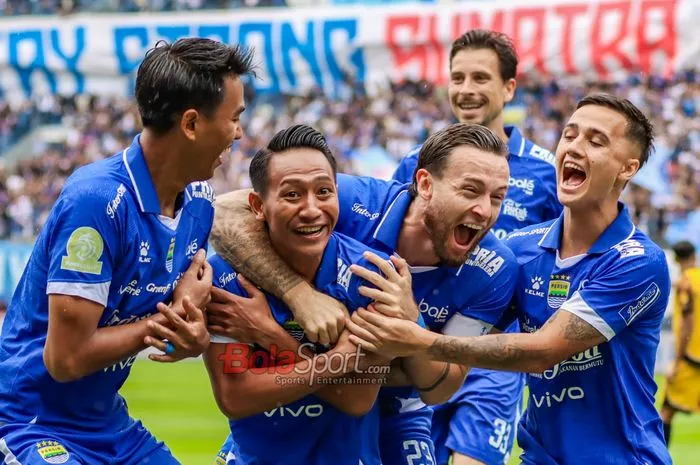 Marc Klok Siap Kembali Berlatih Meski Masih Absen di Laga Persib