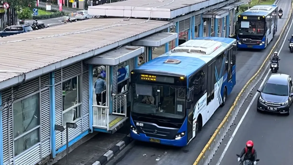 Aturan Berbuka Puasa di Transportasi Umum Jakarta Selama Ramadhan 2026