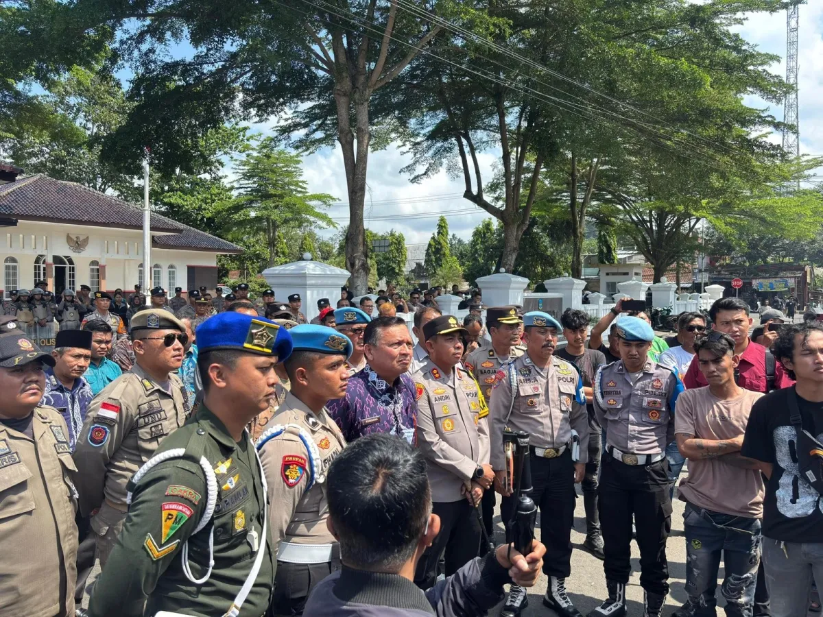 Aksi Unjuk Rasa Nelayan Pangandaran Berakhir Damai Berkat Intervensi Kapolres