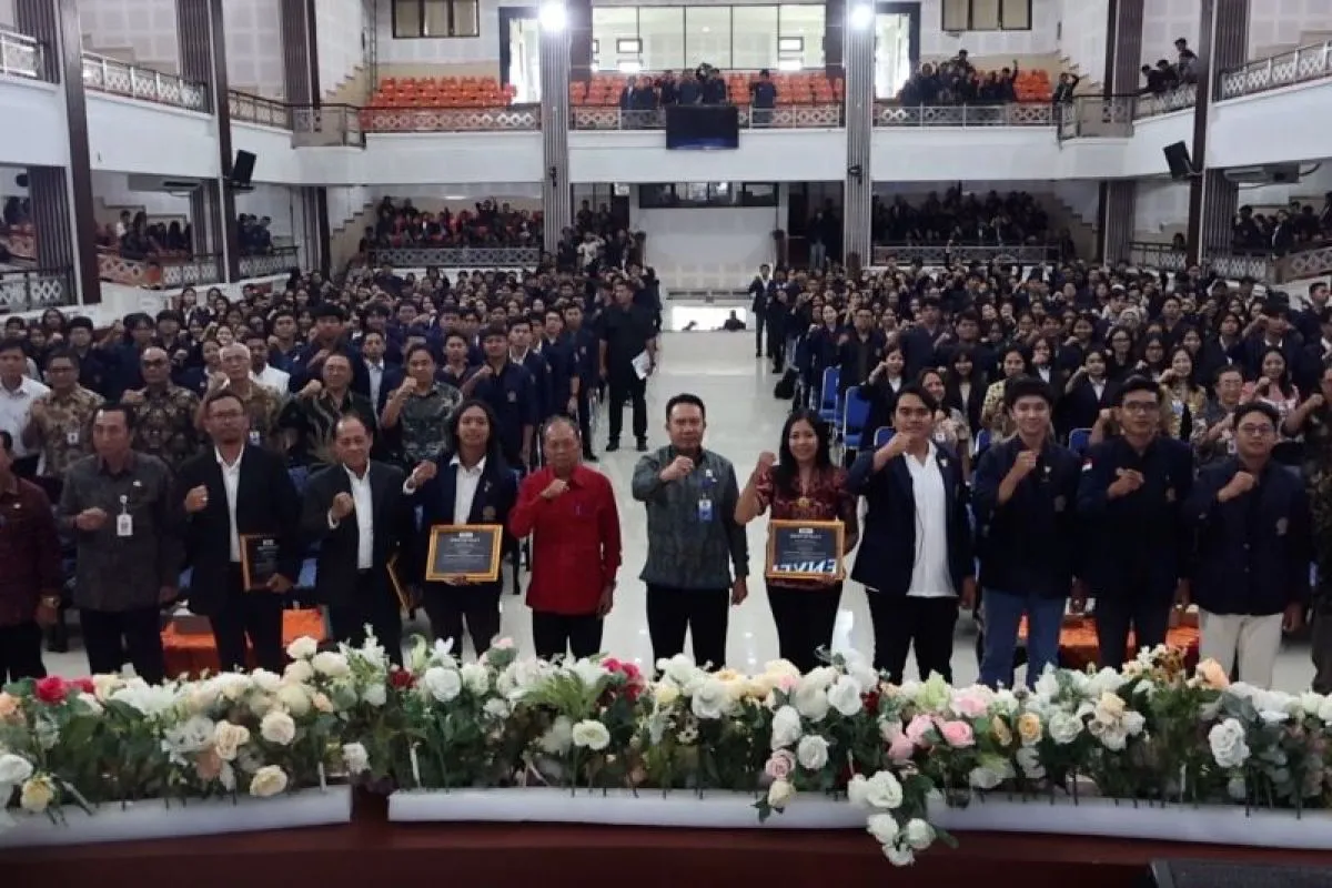 Diskusi Mahasiswa Udayana Terkait Pembangunan Bali di Era Koster