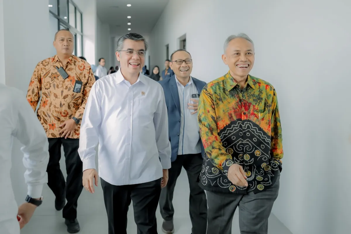 Menaker RI Ajak Mahasiswa UMS Siap Hadapi Tantangan Dunia Kerja Digital
