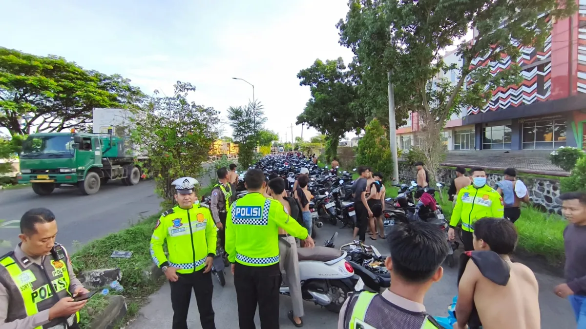 Razia Balap Liar di Porong: 300 Motor Diamankan