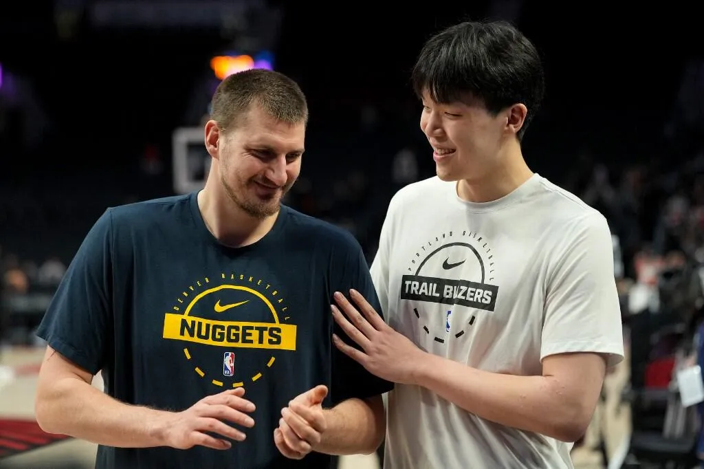 Yang Hansen Bertemu Idola Nikola Jokic di Moda Center