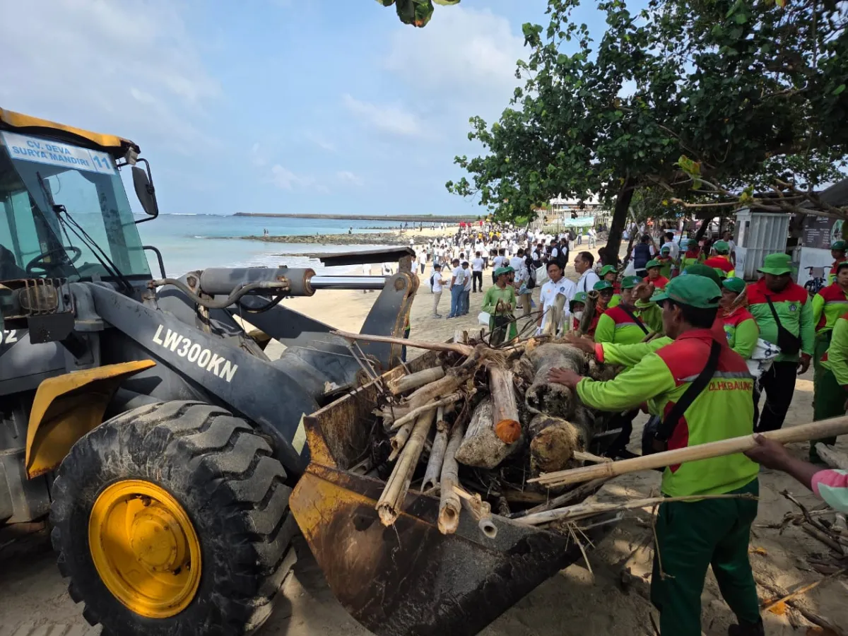 Aksi Bersih Pantai di Bali Mengungkap Limbah Medis Berbahaya