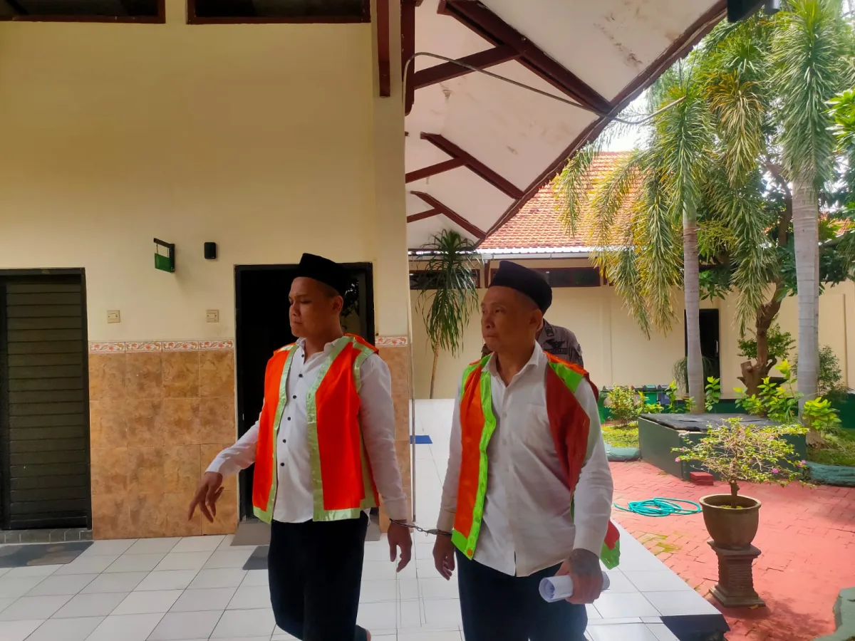 Dua Perampok Bersenjata Dituntut 10 Tahun Penjara di Lamongan