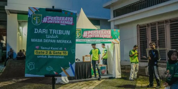 Bonek dan Persebaya Kumpulkan 18 Ribu Alat Tulis untuk Pelajar NTT