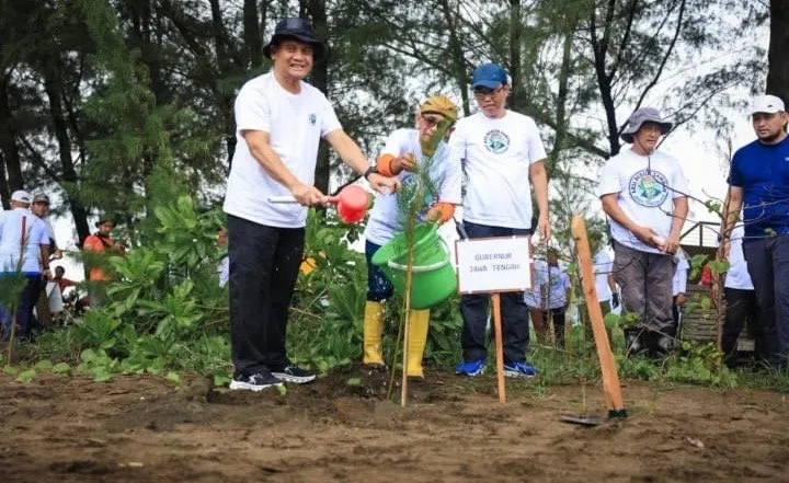 Gerakan ASRI di Pantai Jodo Ajak Masyarakat Jaga Kebersihan Lingkungan