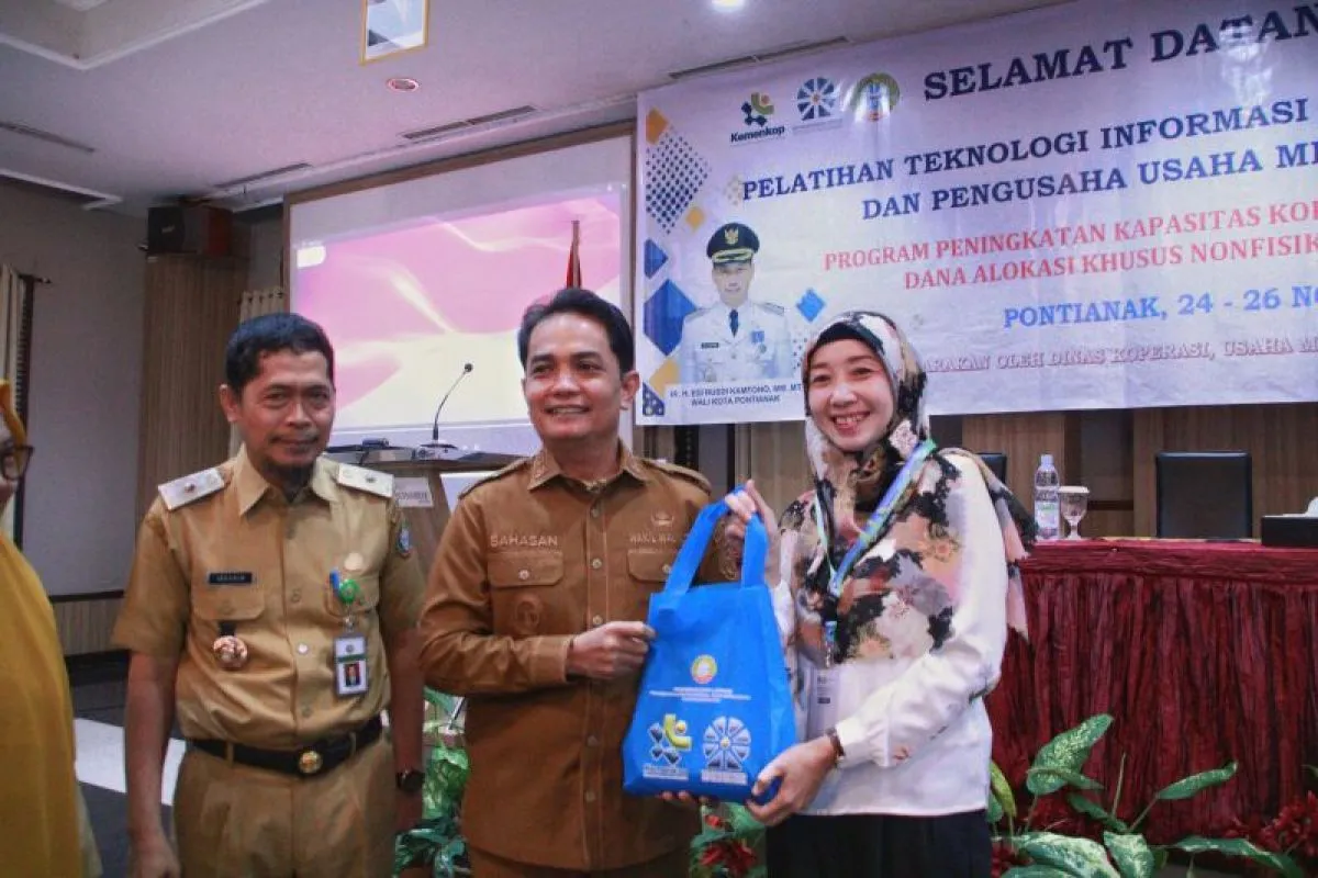 Pemkot Pontianak Latih Keterampilan TI untuk Pengelola Koperasi