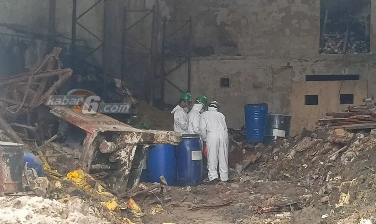 Empat Truk Limbah Pestisida Terbakar di Taman Tekno BSD Diangkut Polisi